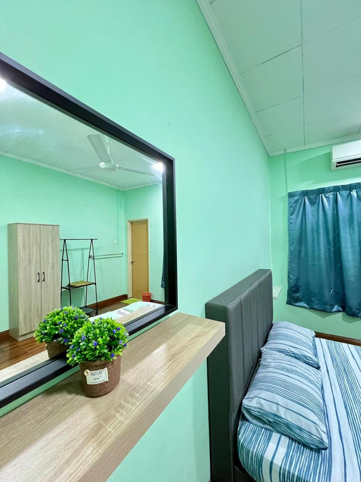 Rini Utama Homestay Skudai Exterior photo